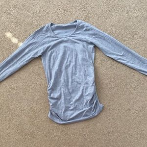 Size xs athleta tight fit shirt